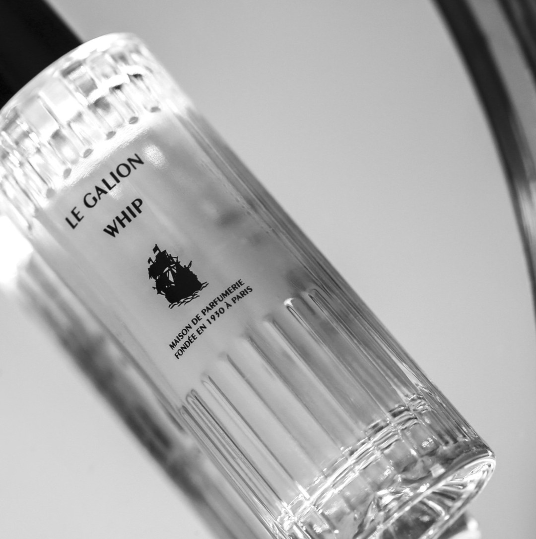 Memory 🖤  This beautiful archive is the opportunity to announce the launch of the new WHIP ! A reformulated, invigorating Whip, a splash of woody chypre citrus, a real whip of freshness.

#legalion #legalionparis #perfume #perfumelovers #fragrance #france #whip #whipfragrance #whipperfume